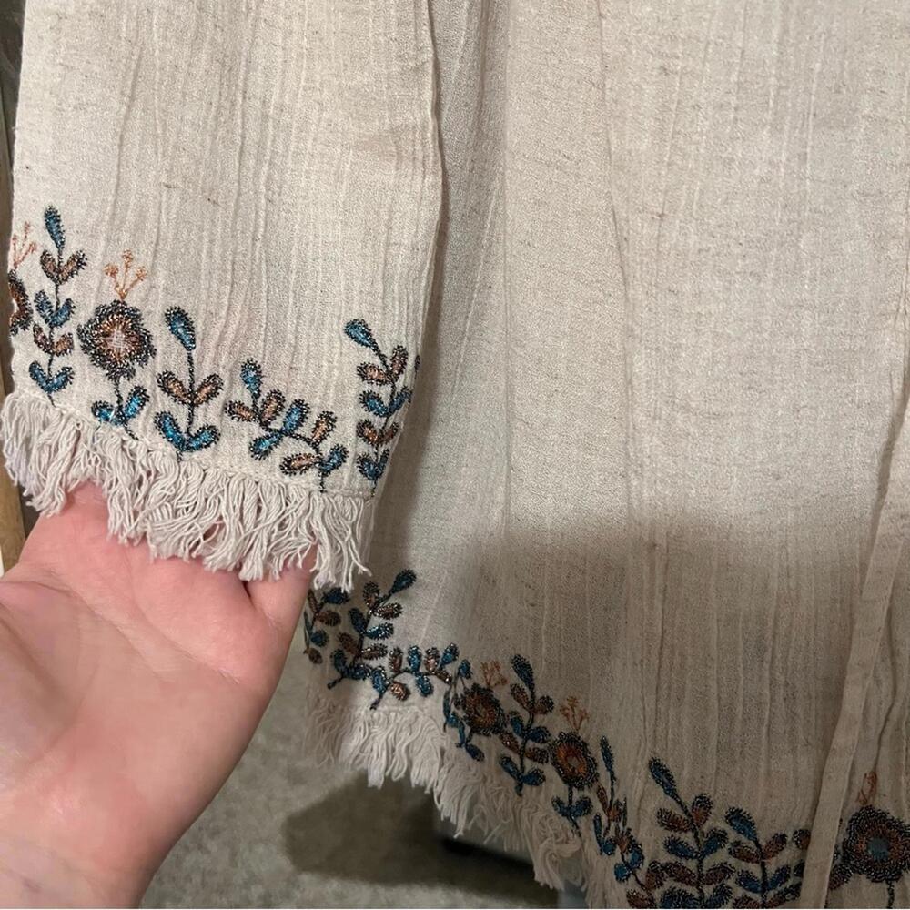 Zara embroidered floral linen blouse - Picture 4 of 5
